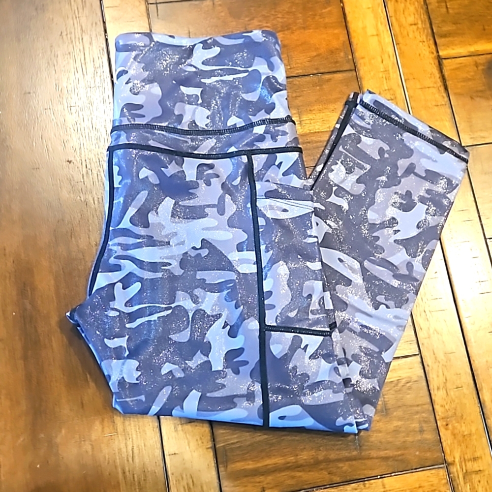Zyia Capri Leggings